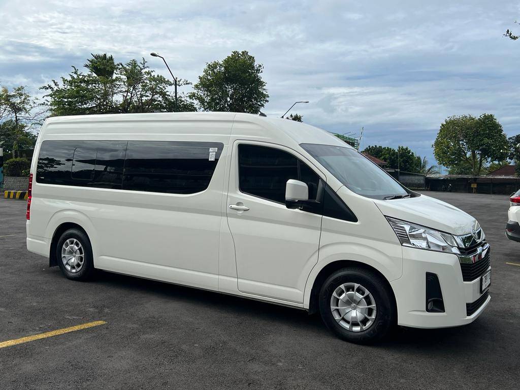 Toyota Hiace Commuter